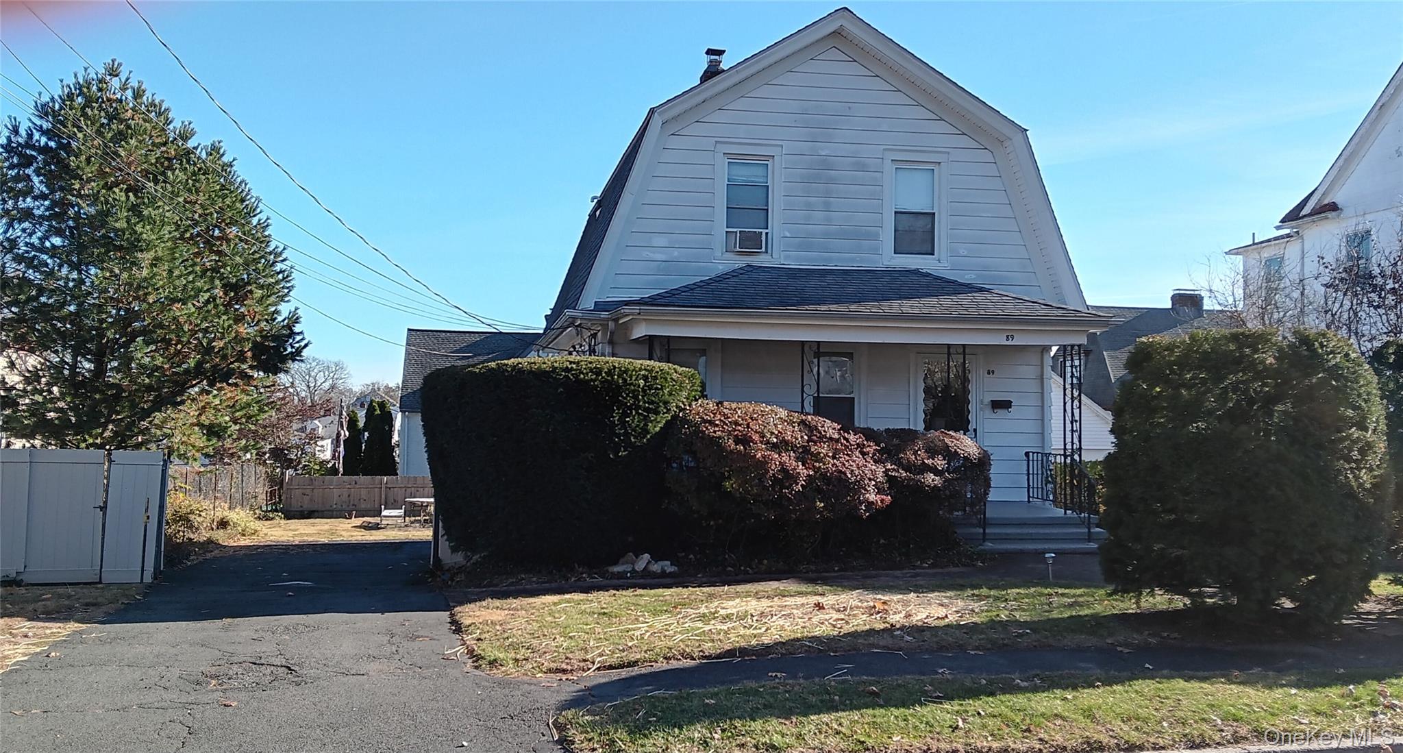 Charming 2 Bed / 1 Bath Apartment in Prime Port Chester Location! Move...