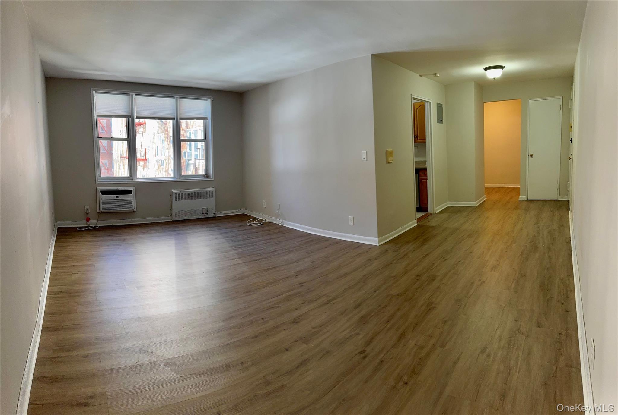 CENTRALLY LOCATED LARGE CO-OP STUDIO ** BOARD APPROVAL REQUIRED ** SEP...