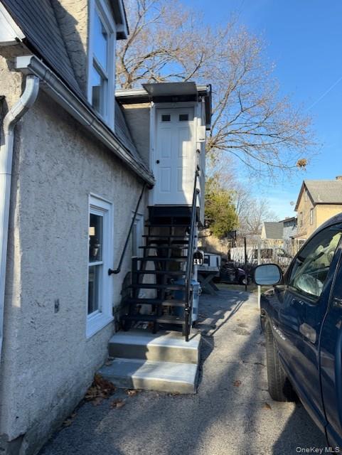 This adorable and cozy one bedroom cottage has been totally renovated....