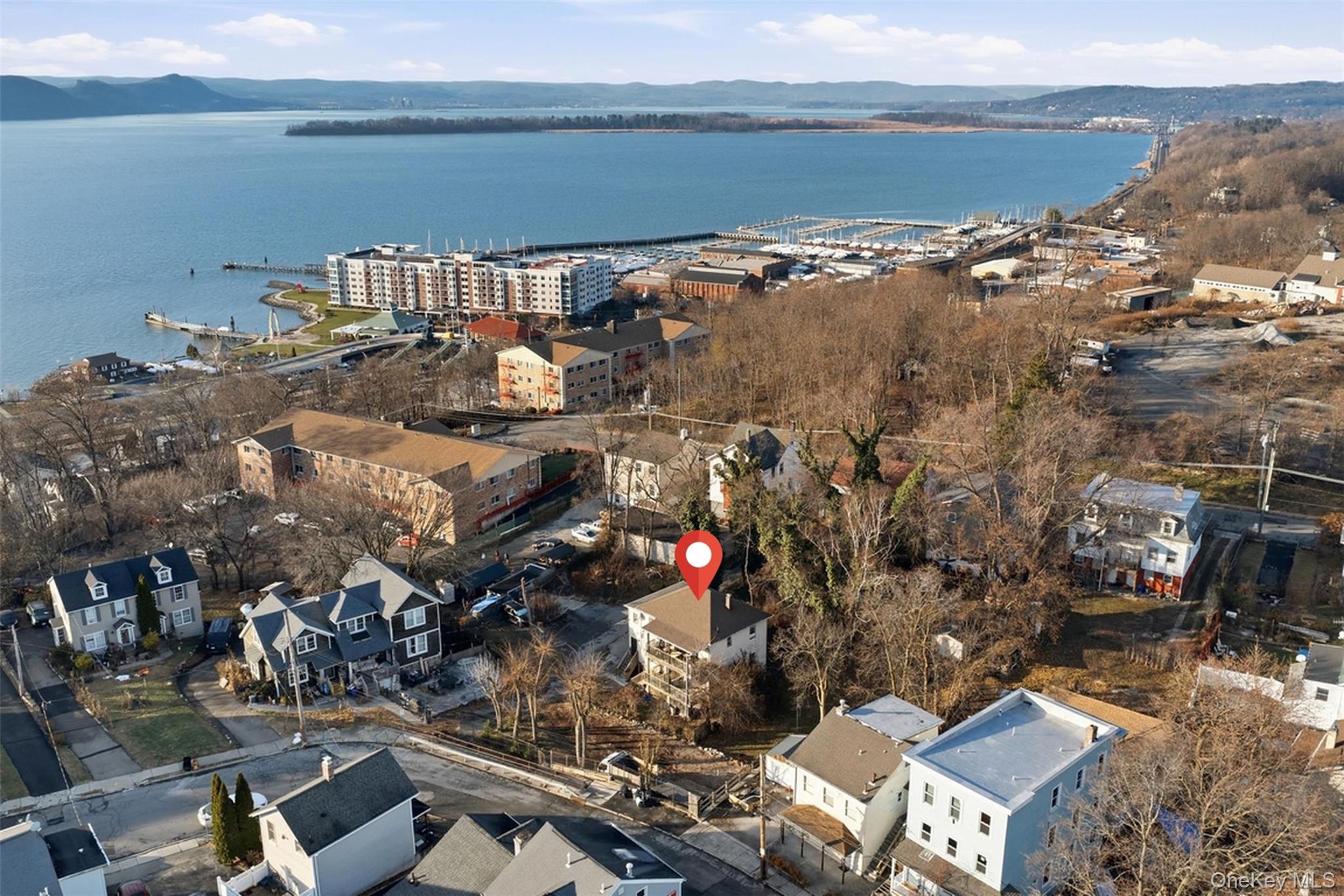 Fully renovated duplex with Hudson River views in the heart of Ossinin...