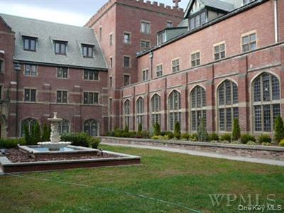 Unusual building with charm and unique apartments. Perched high on a h...