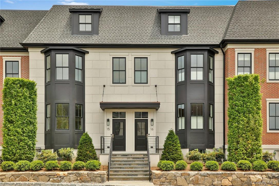 Only 1- 3 bedroom model townhome left at Armonk Close!
Move-in ready w...
