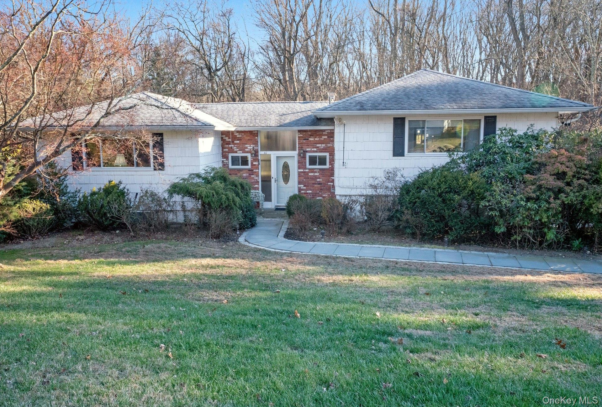 Spacious Expanded Raised Ranch.. Charming Neighborhood and a Quiet Cul...