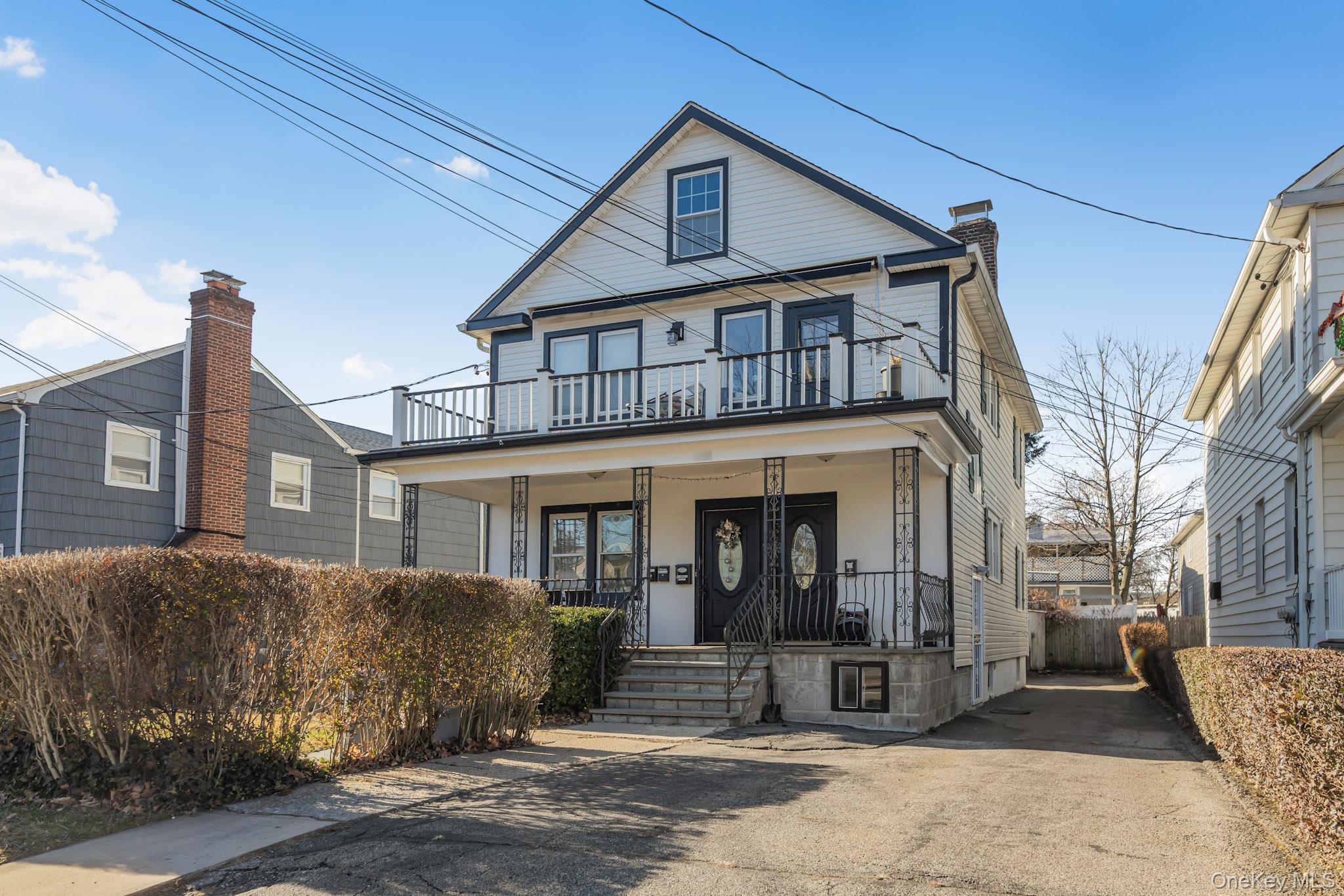 This is a fantastic property for either an investor or for living and...