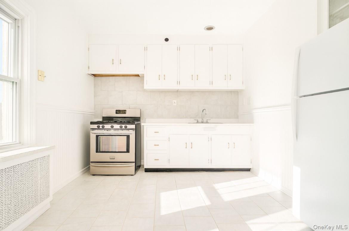 Welcome to 194 Summit Ave, a beautifully maintained 3-bedroom, 1-bath...