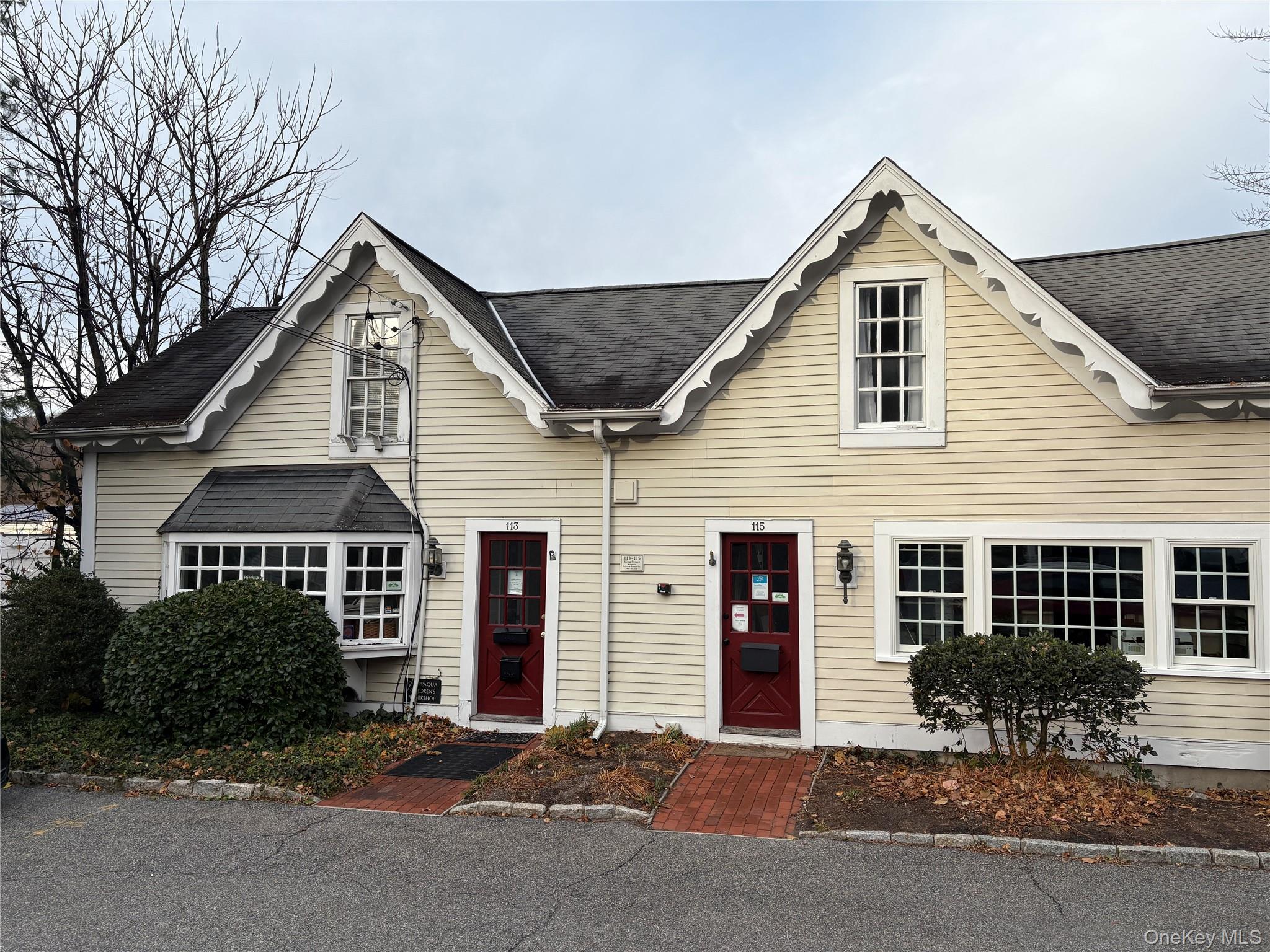 Professional office space in the perfect location in downtown Chappaqu...