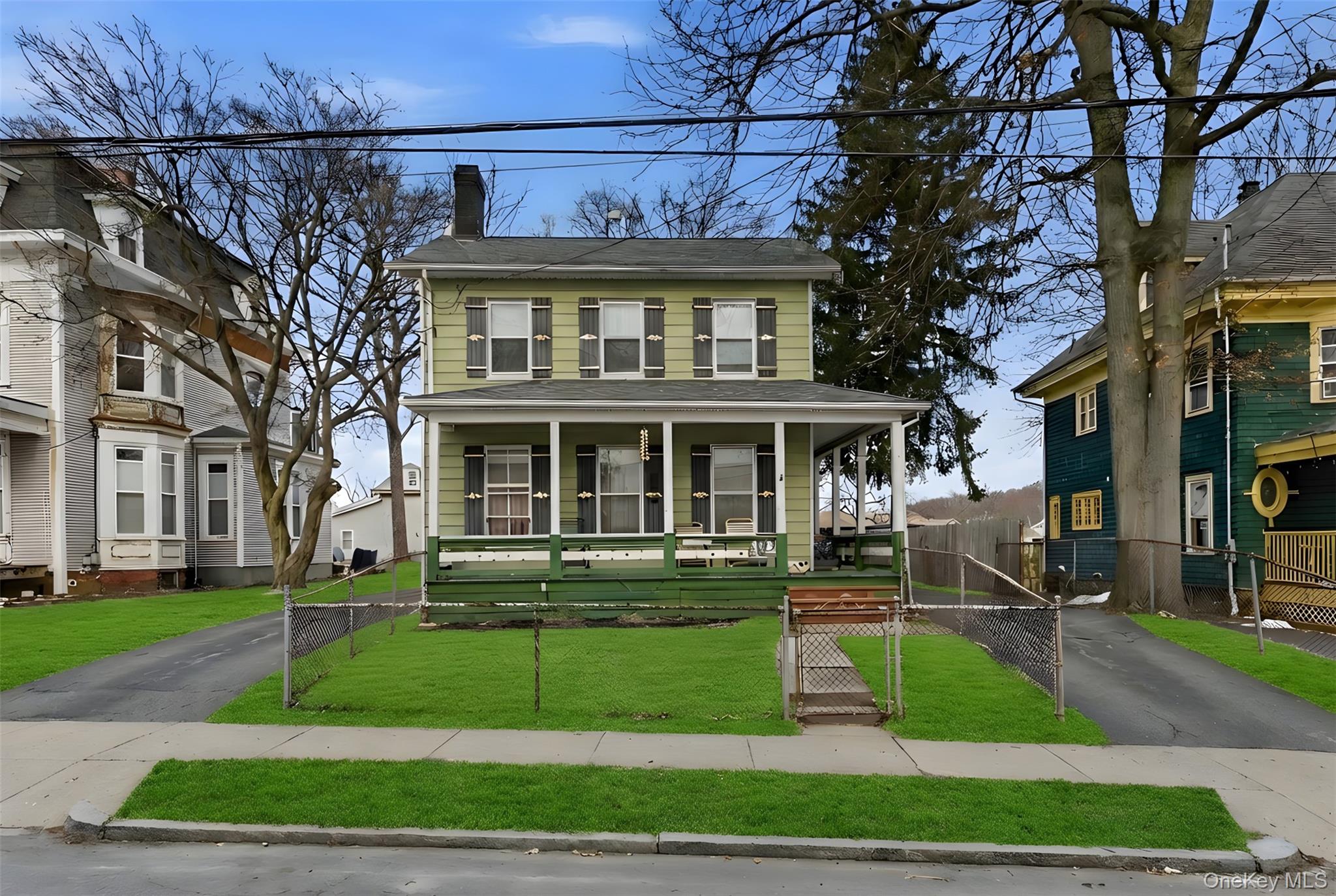 Central location to Historic Downtown Peekskill (One-way Street).  Sam...