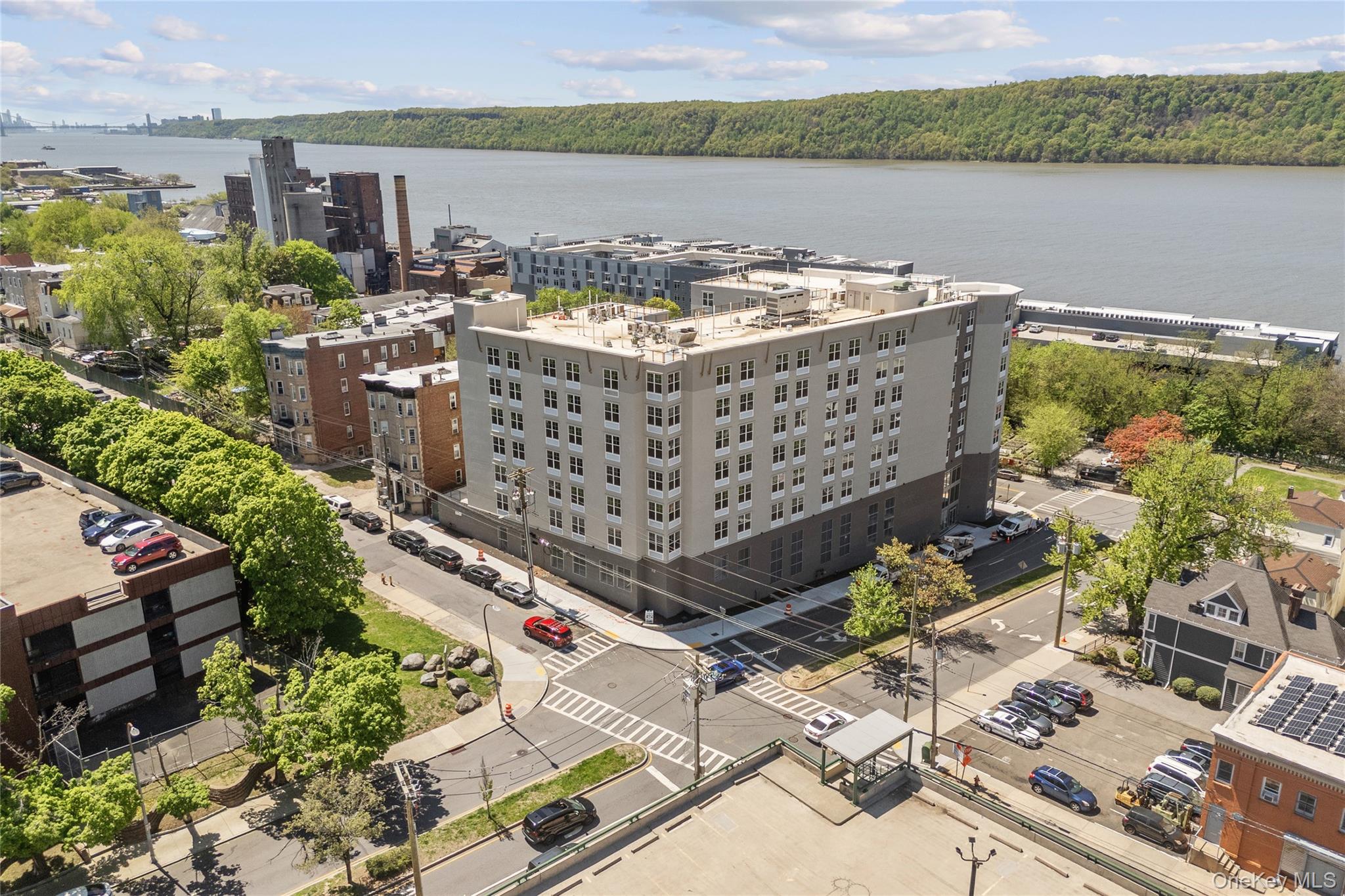 Designed for contemporary lifestyles, Regency on Hudson offers a warm...