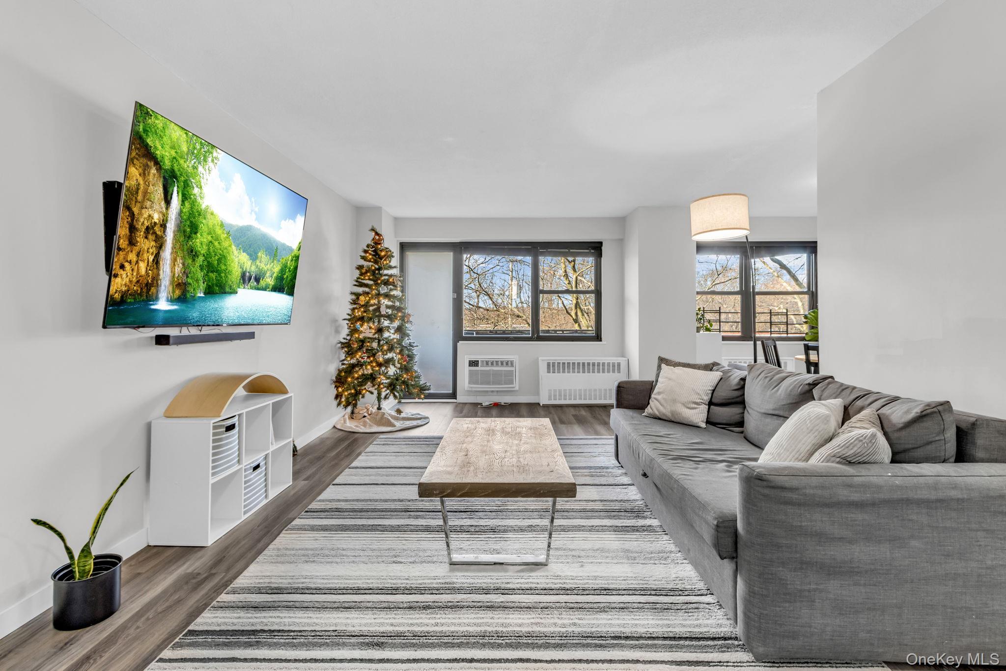 Bright and inviting 1 bedroom, 1 bathroom cooperative residence in the...