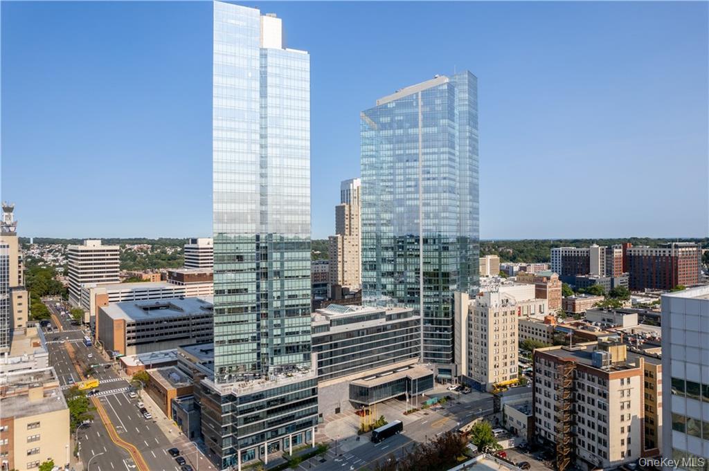 Live above it all at the Ritz-Carlton Residences. This sun drenched re...