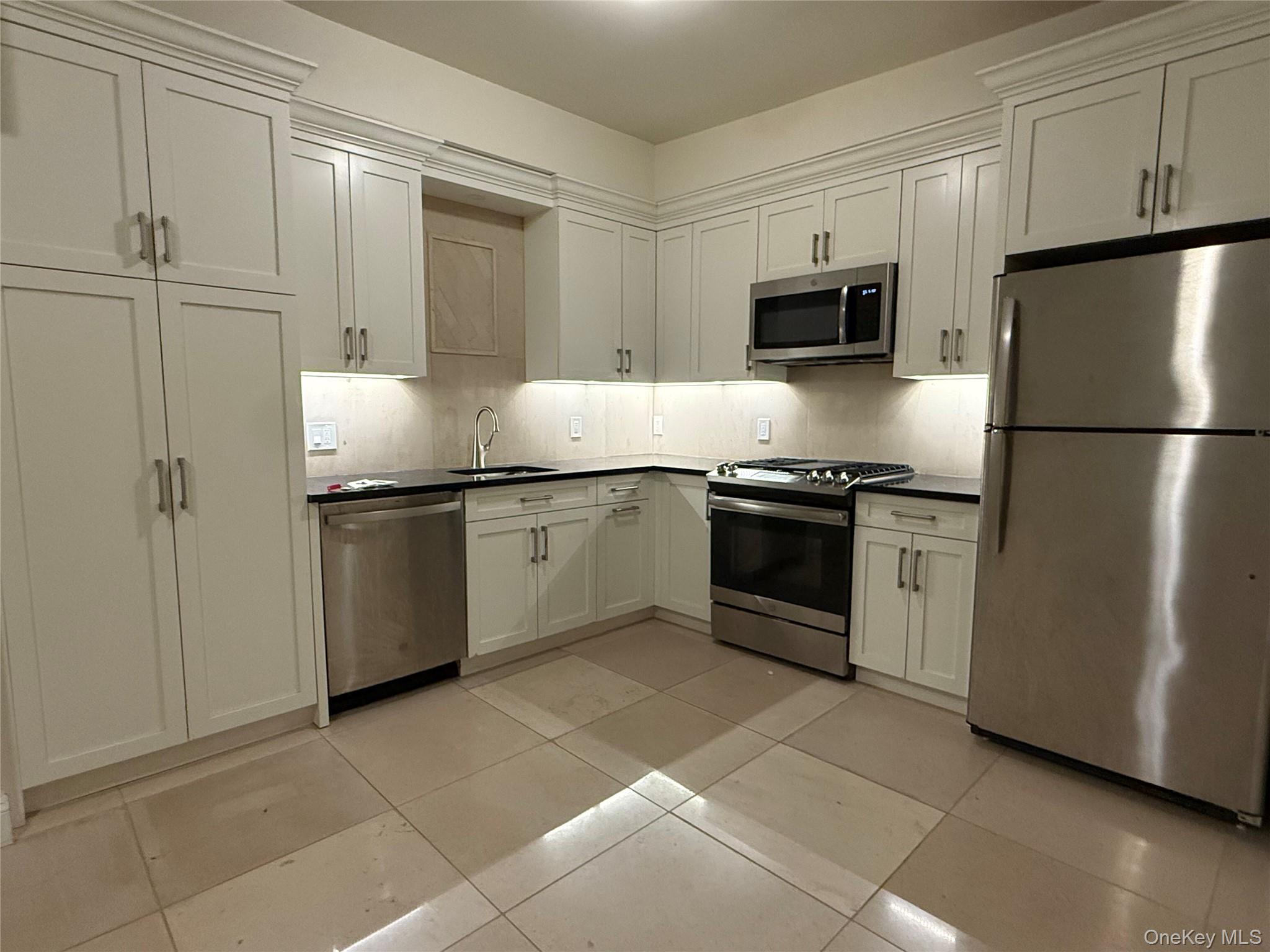 Come see this FULLY RENOVATED Immaculate 1BR Apartment located on Main...