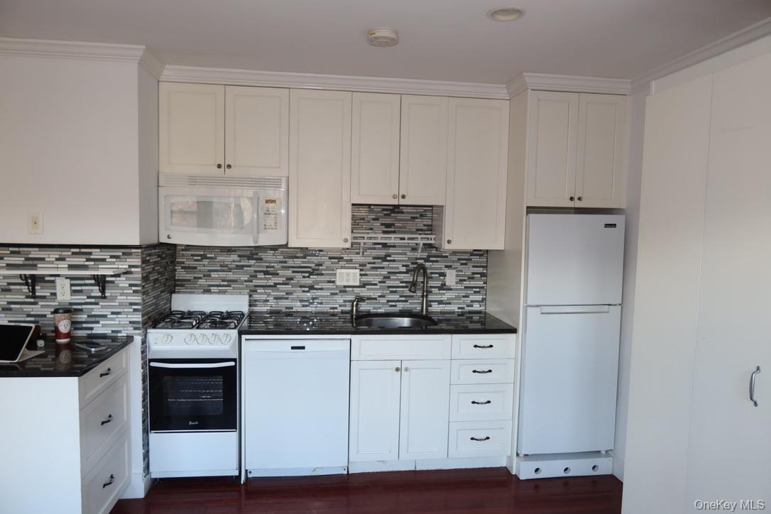 Photo 7 of this property