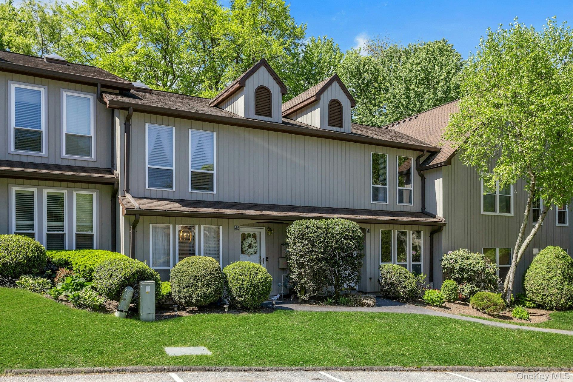 Welcome to this beautifully renovated bi-level townhouse in the sought...