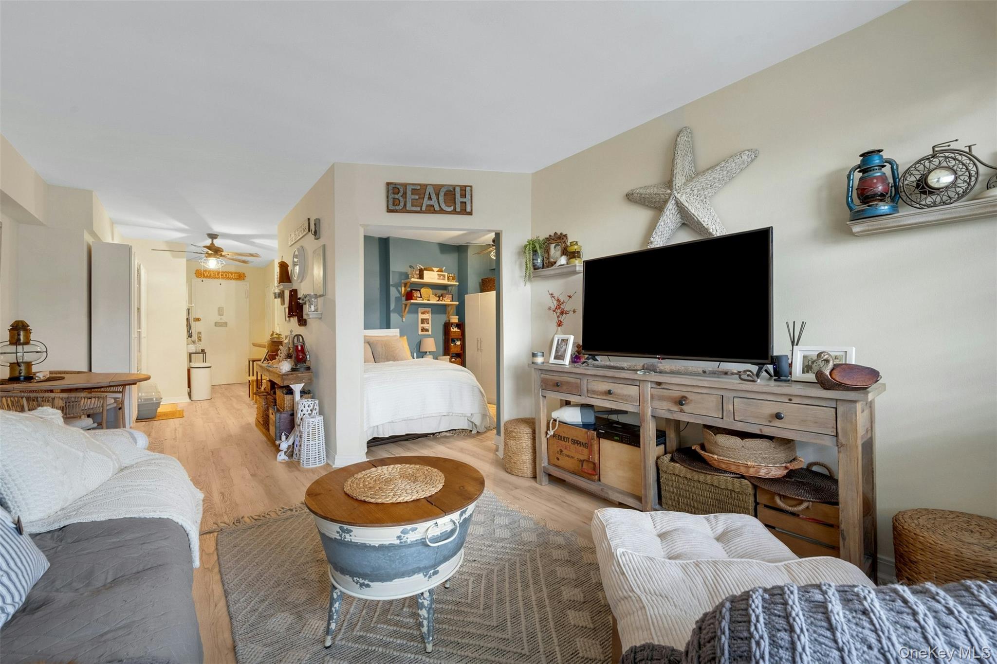 An absolute Gem!  A completely renovated and recently painted Studio i...