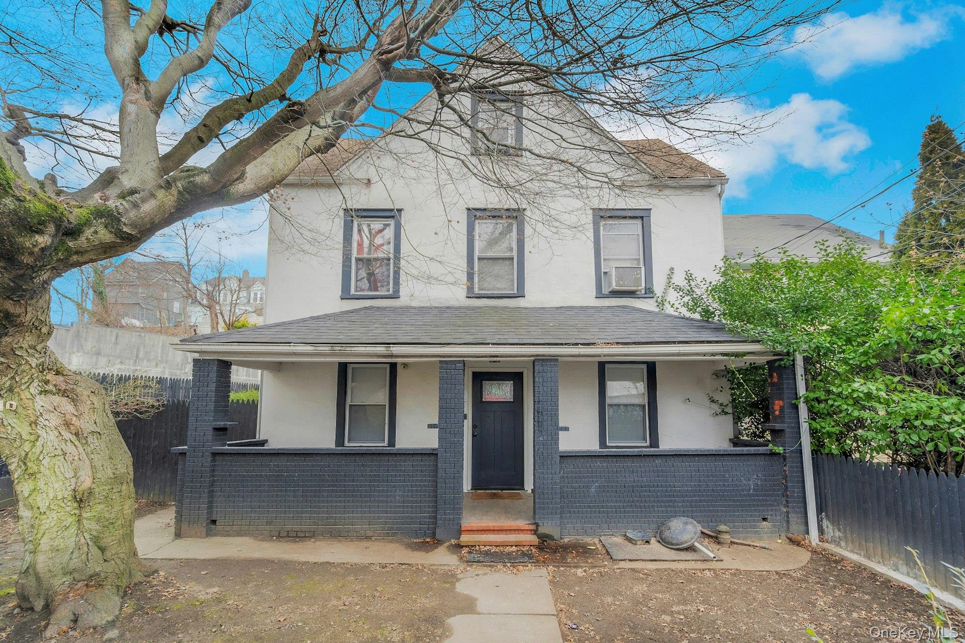 Multiple Offers. Highest and Best by Thursday January 22 at 12pm. 
Don...