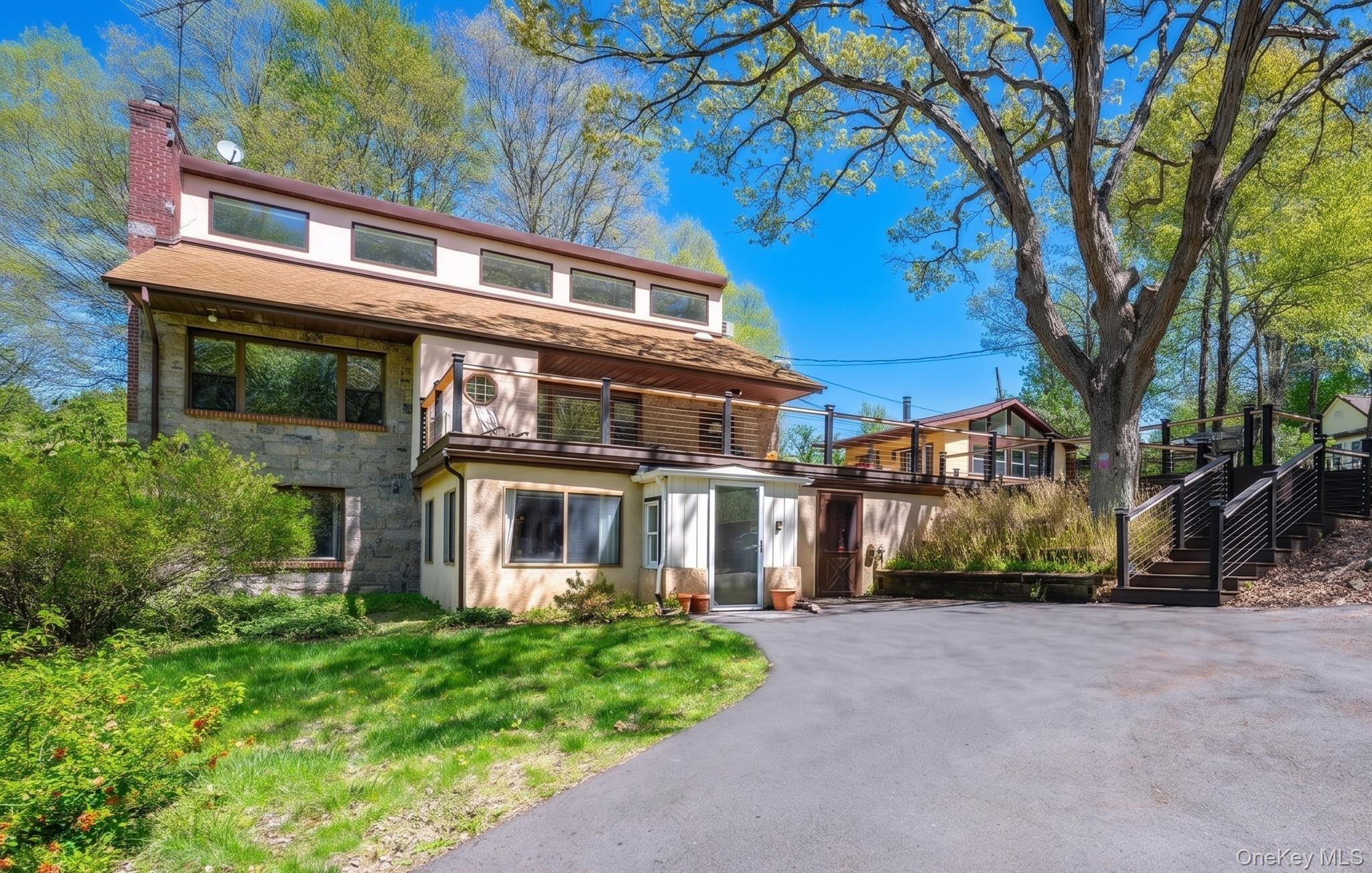 37 Mekeel Street is a private, compound-style retreat set high on near...