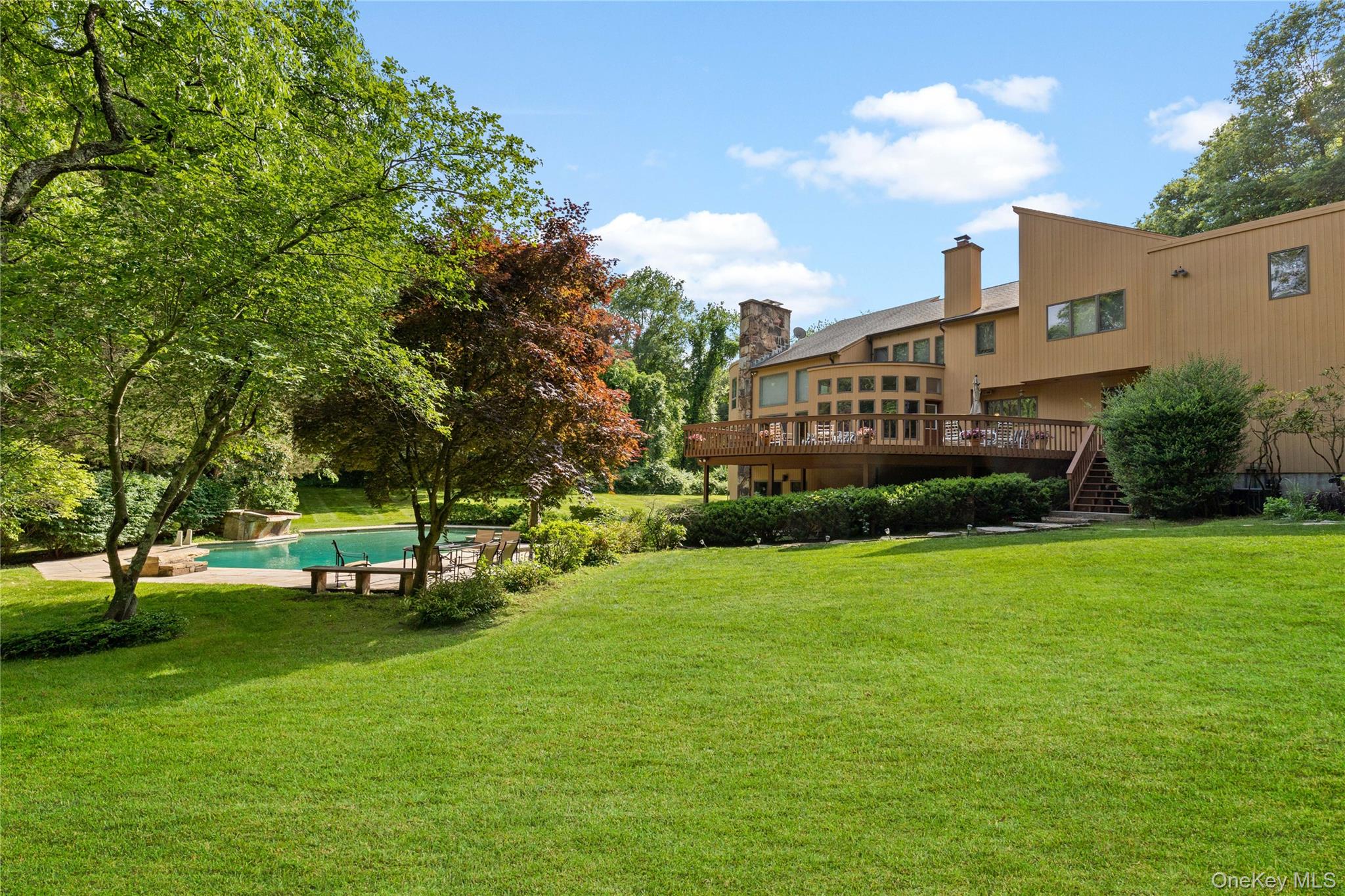 Sleek California Contemporary on 4+ acres at the end of a beautiful st...