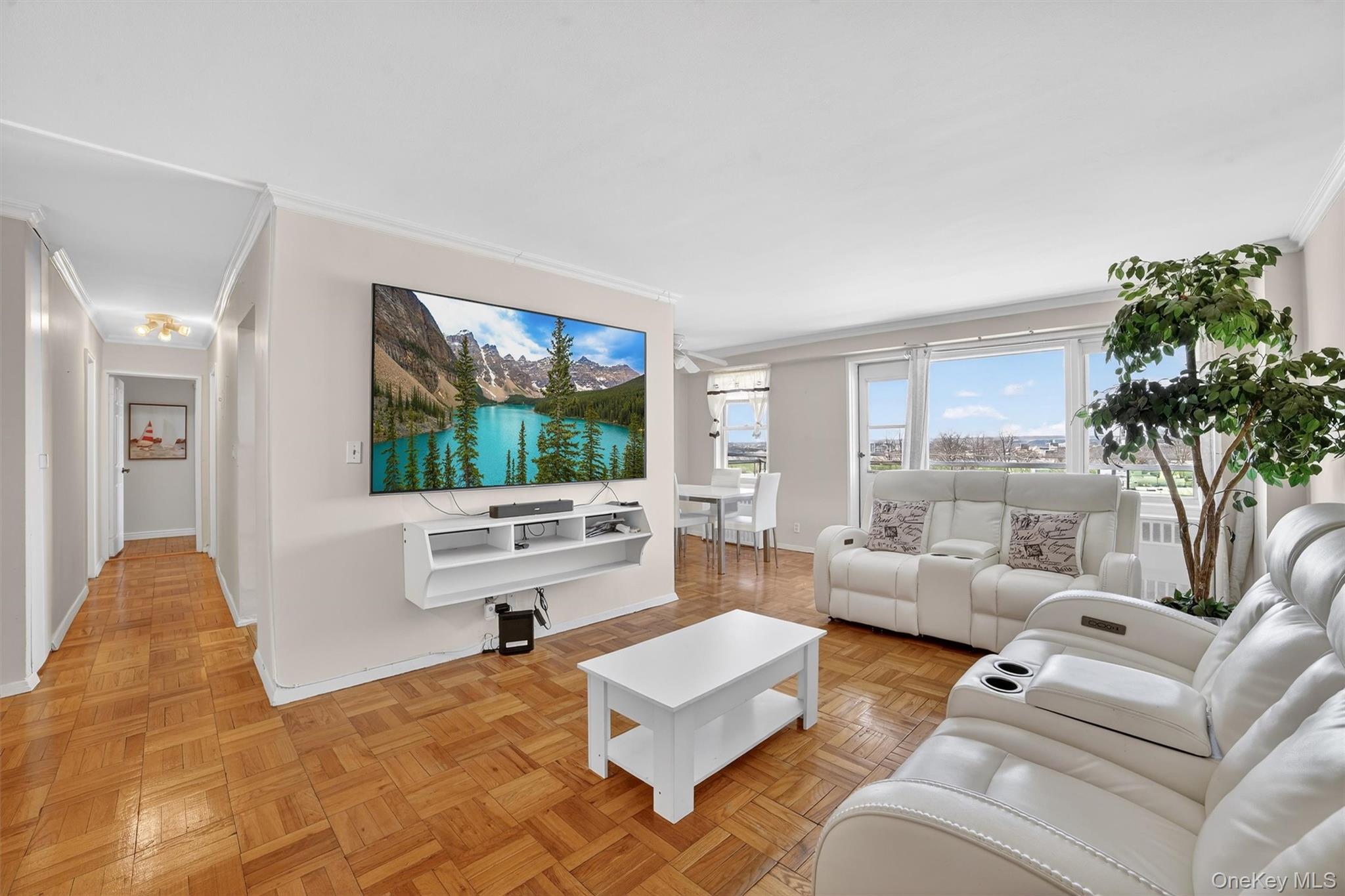 Discover the epitome of urban sophistication with this exquisite penth...