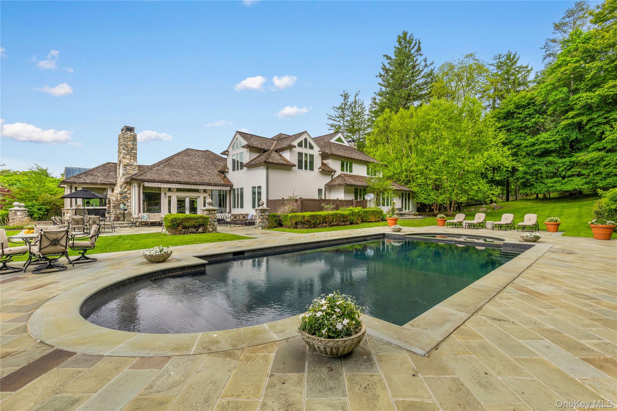 Photo 4 of this property