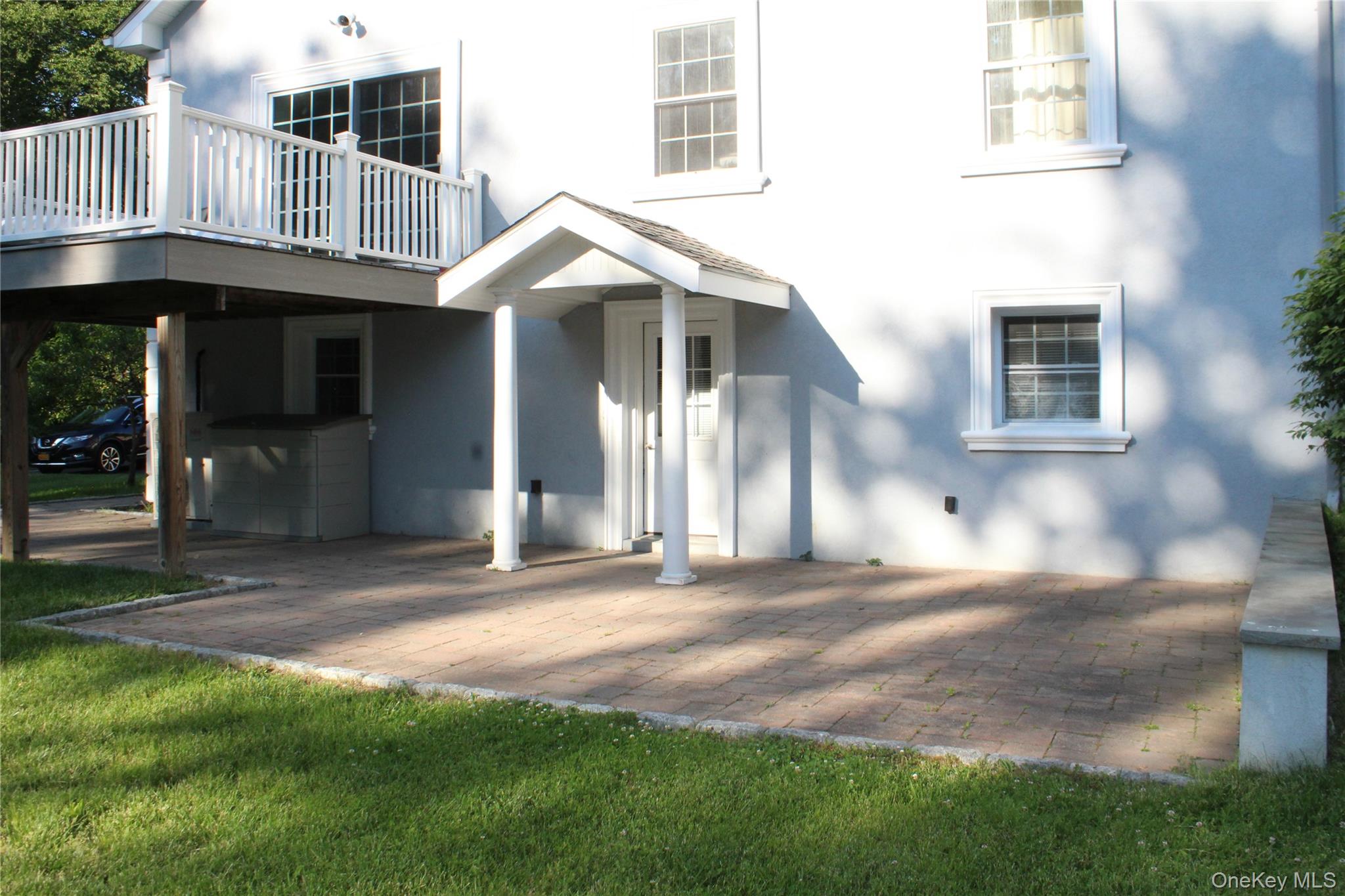 impeccable rental . close to everything. plenty of yard and privacy.