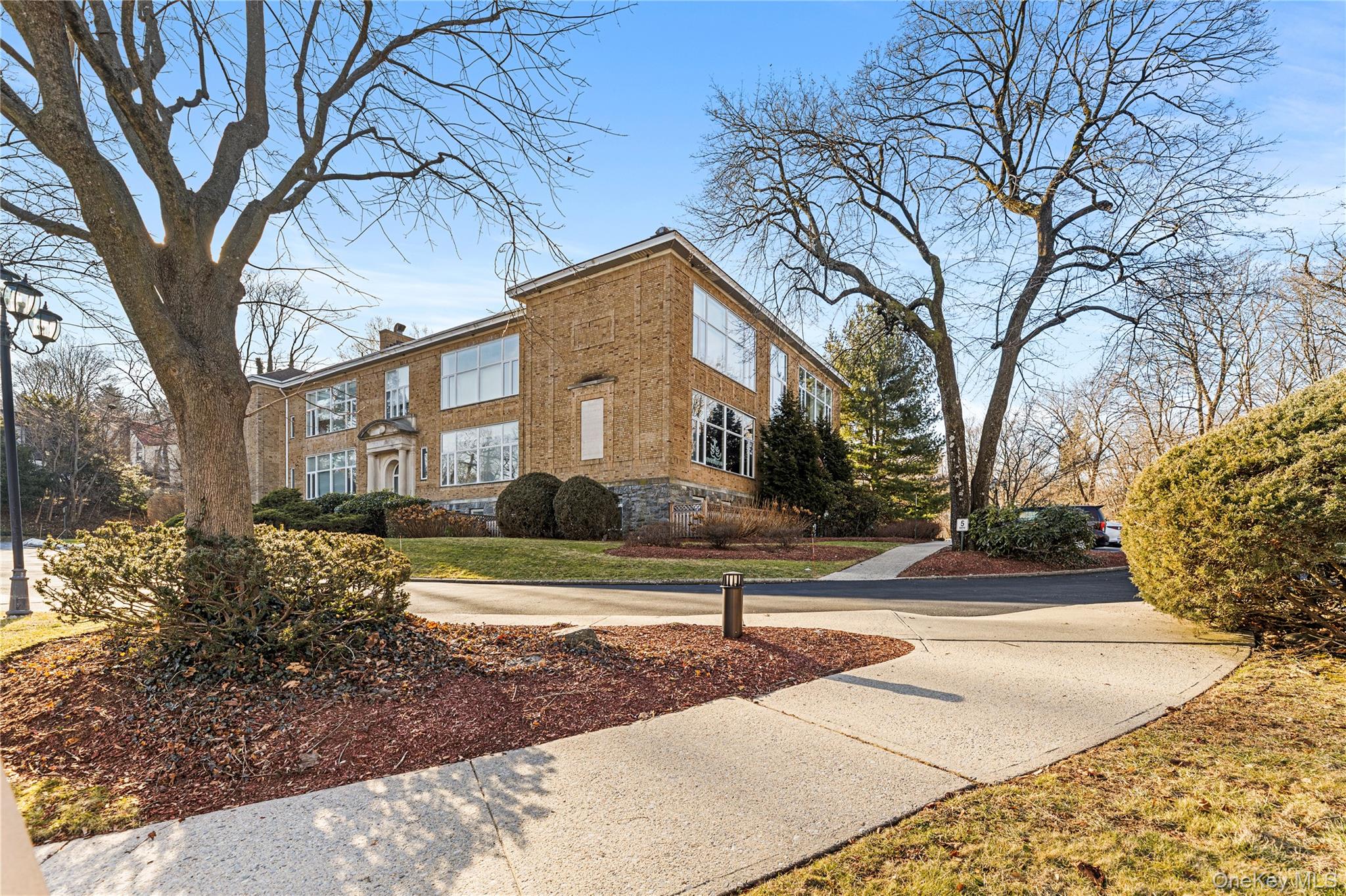 520 Ashford Avenue, Unit 18, Ardsley, NY 10502. Sunny and spacious one...