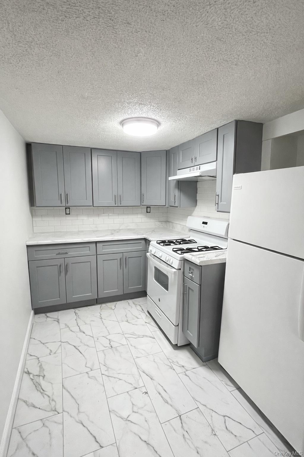 Peaceful and quiet ~ Completely renovated & freshly painted two bedroo...