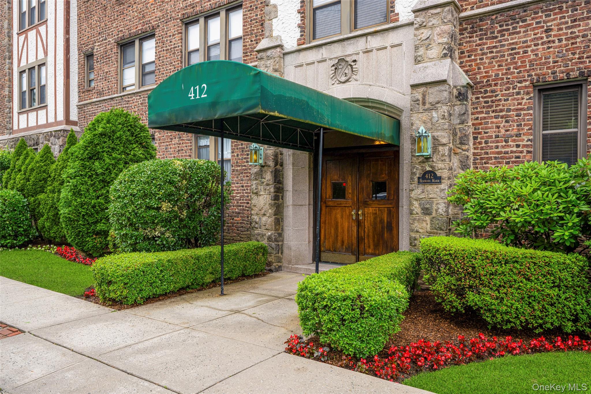 Step into timeless elegance in this beautifully maintained 1 bedroom a...