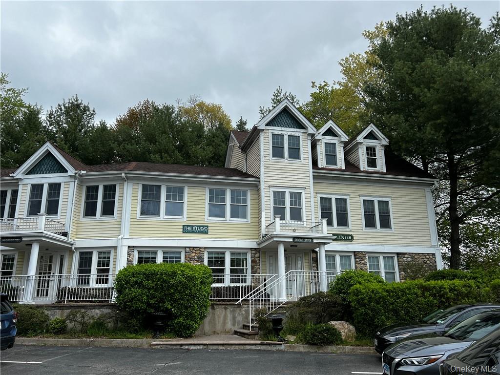 Great space with multiple rooms on 2nd and 3rd floor of building. Elev...