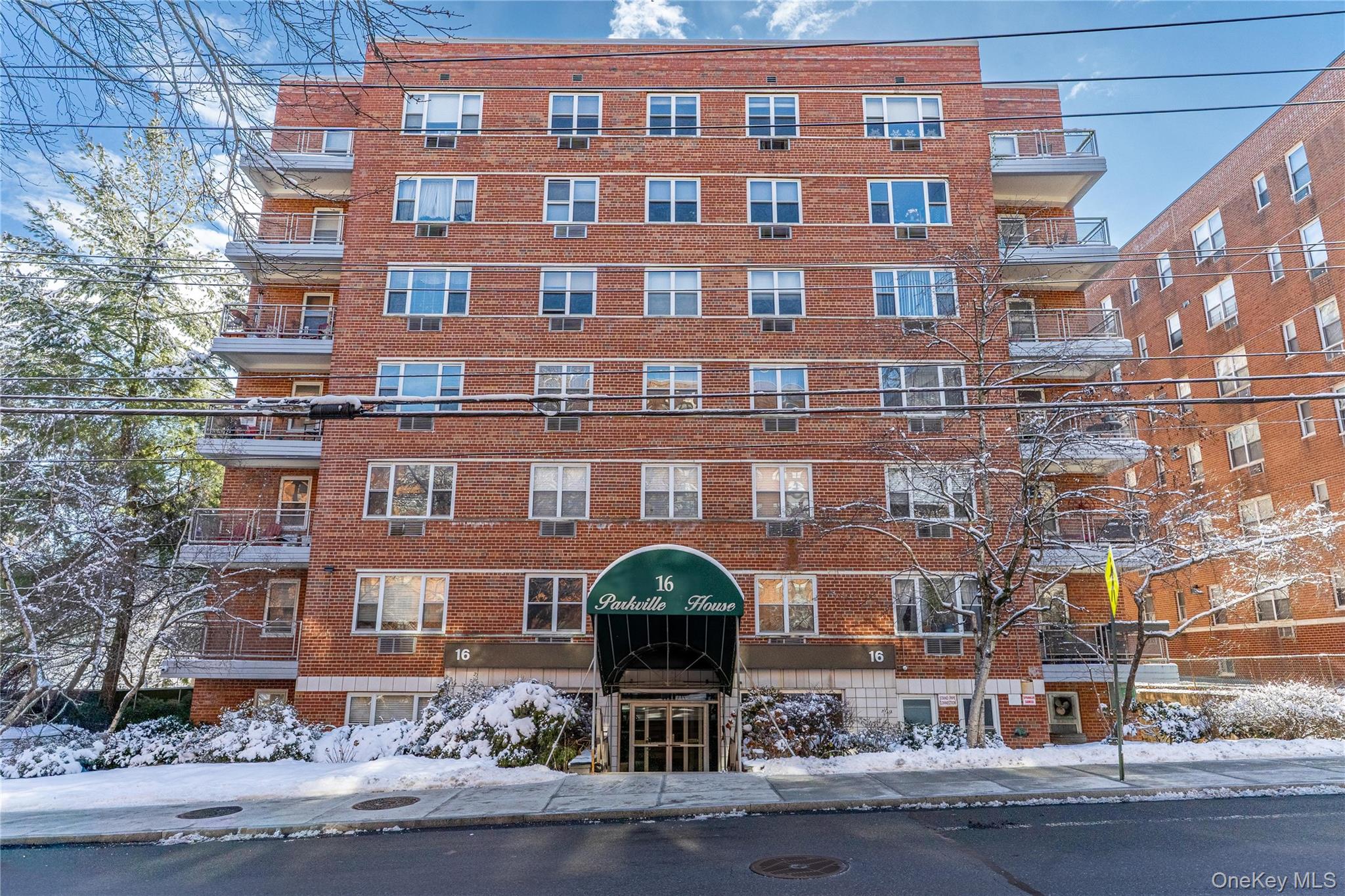 Beautiful 1-bedroom apartment in a well-maintained elevator building i...