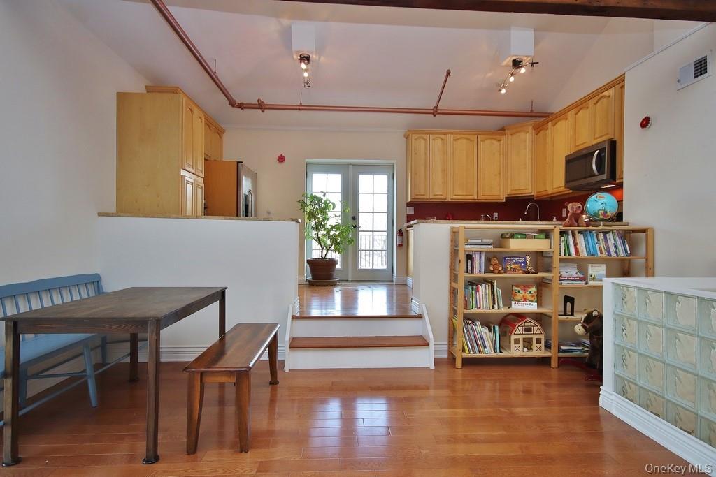 Rare opportunity to purchase a stunning 2 Bedroom/2.5 Bath penthouse c...