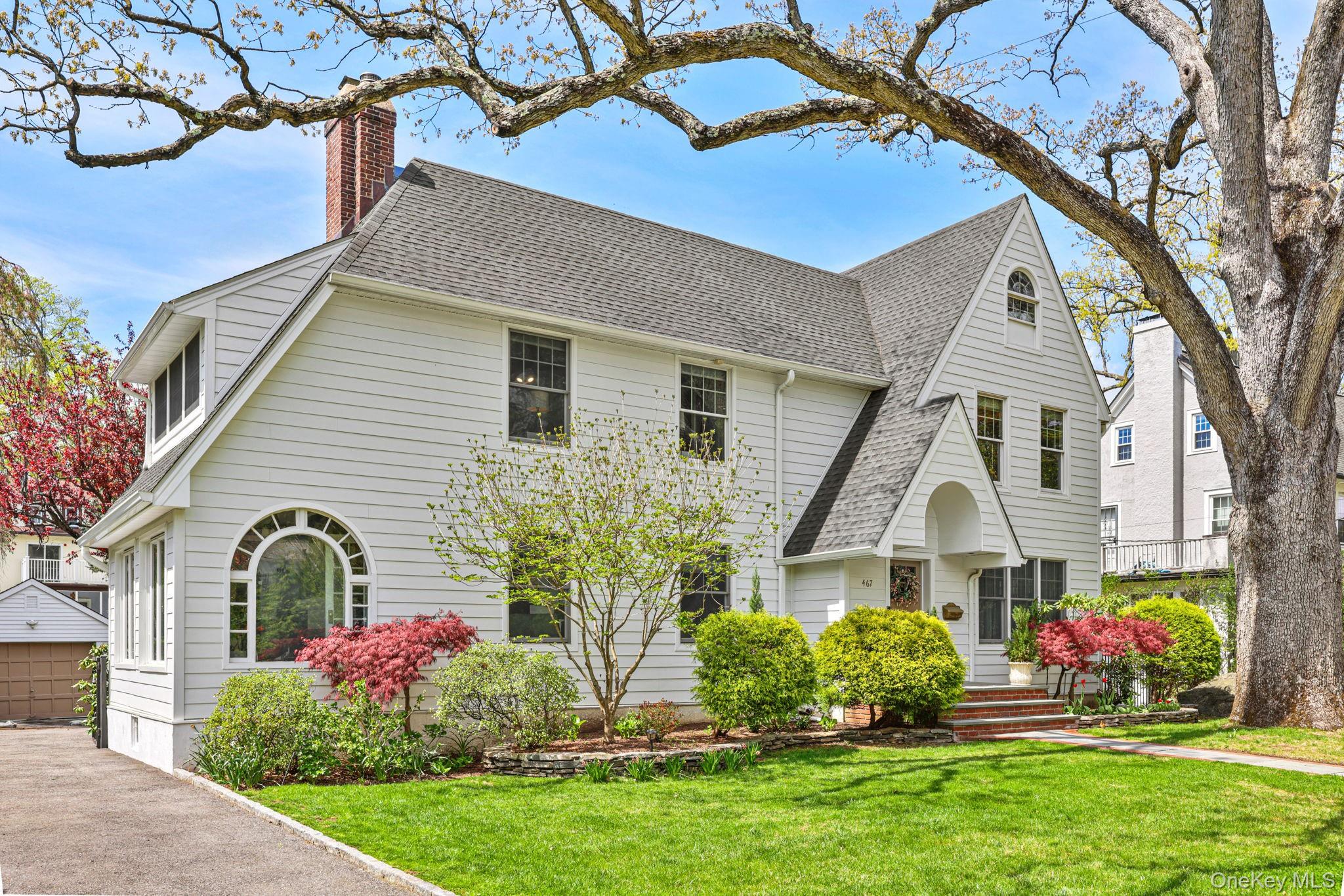 Here’s your opportunity to truly love where you live. Discover this di...