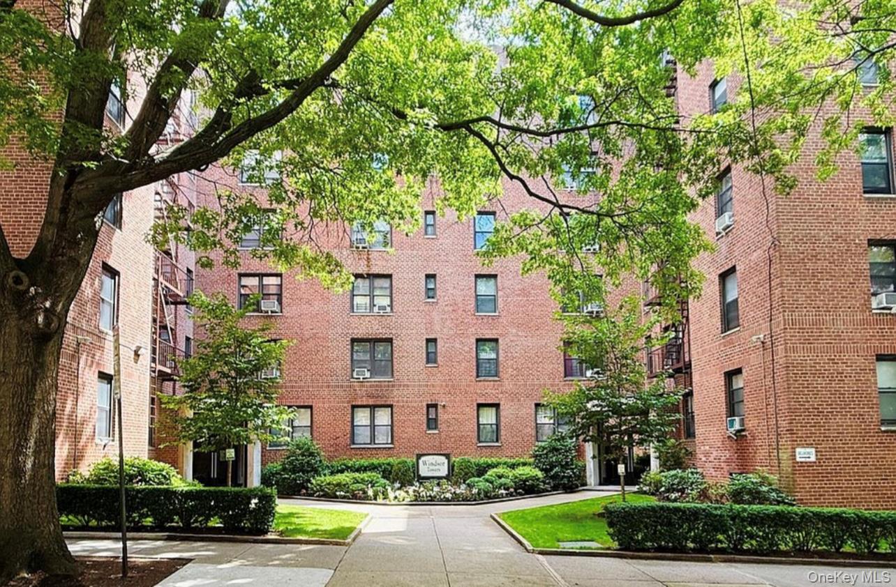 Bright and well-maintained one-bedroom co-op offering exceptional conv...