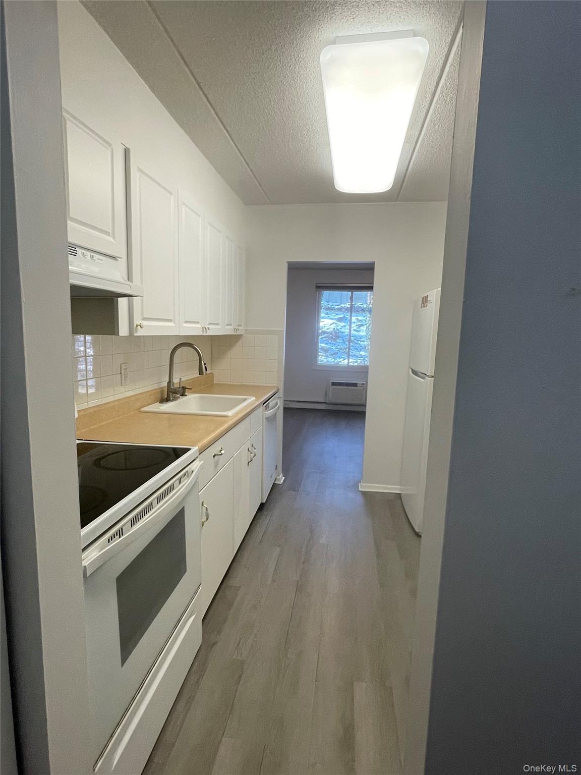 Welcome to this spacious and sun-filled 2 bedroom, 2-bathroom rental l...