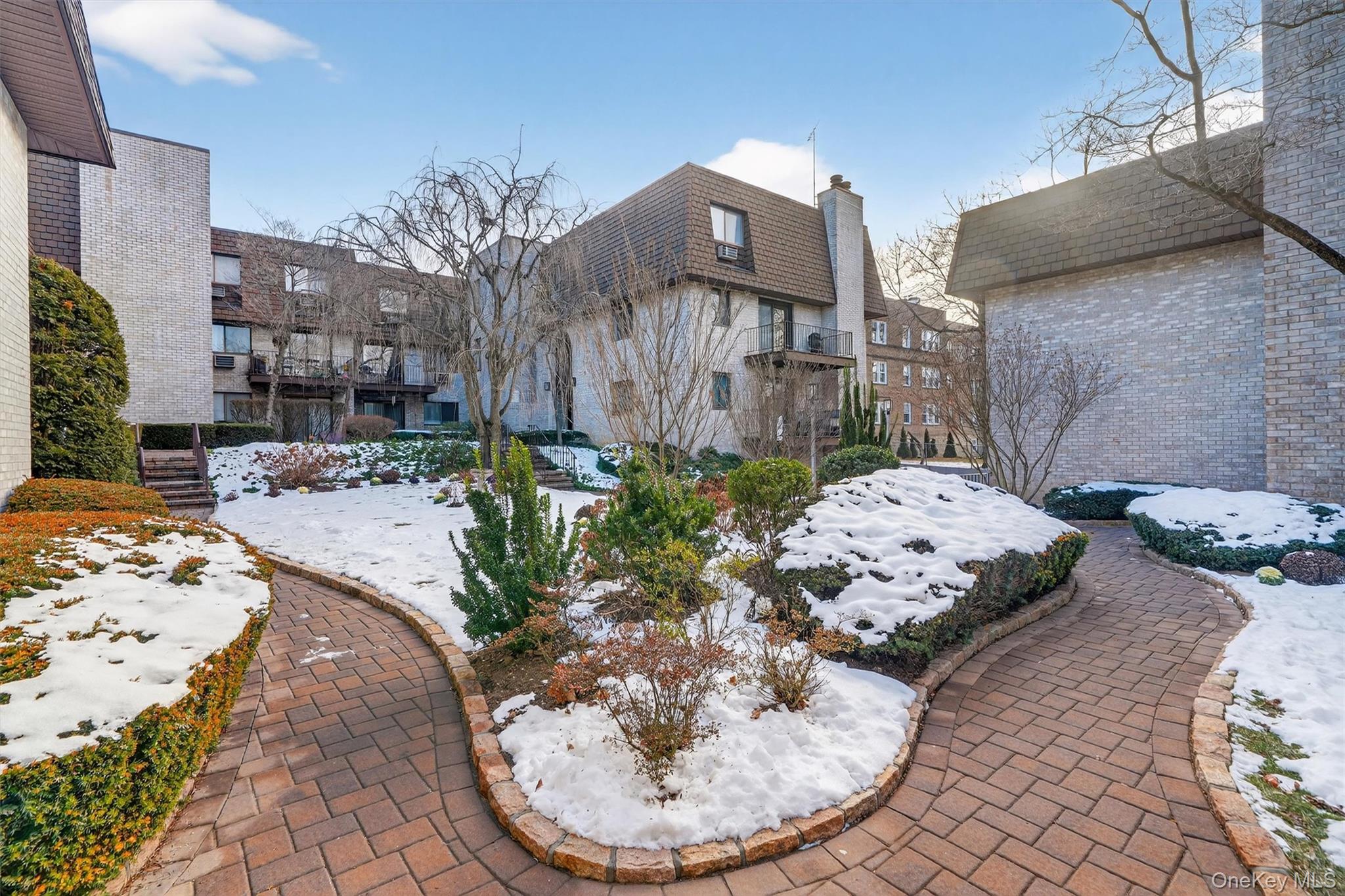 Perfectly located within the complex, enjoy your courtyard views from...