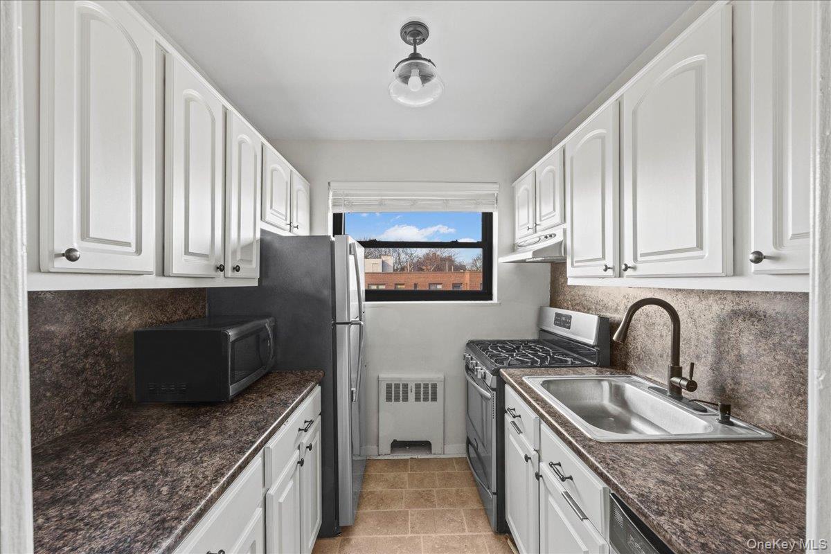 Discover the perfect starter home in beautiful New Rochelle on Shady G...