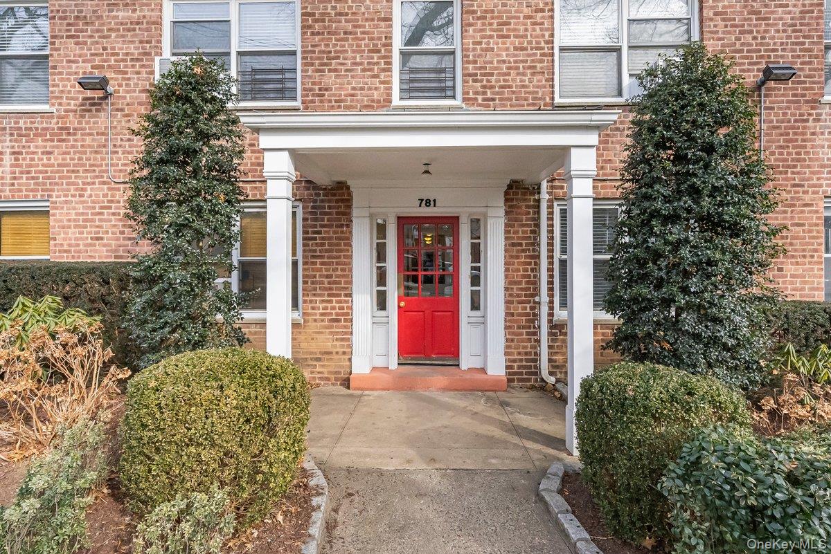Welcome home to this inviting and beautiful 1 Bedroom co-op, nestled a...