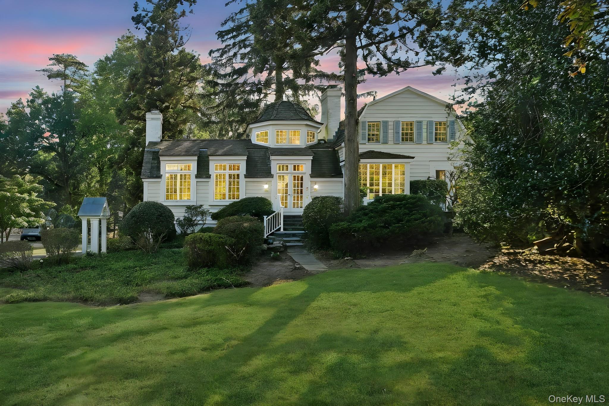With beautiful views of Kirby Lane Pond, this exceptional residence of...