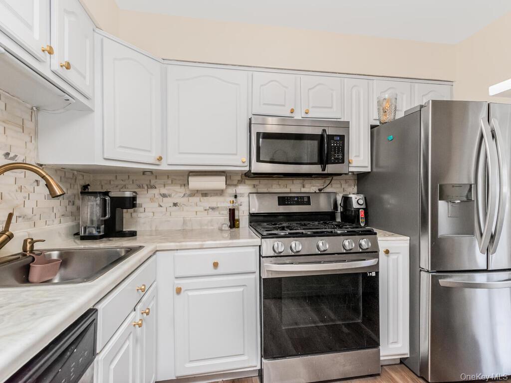 Welcome to Westwater Commons! Where you will have IMMEDIATE Assigned P...