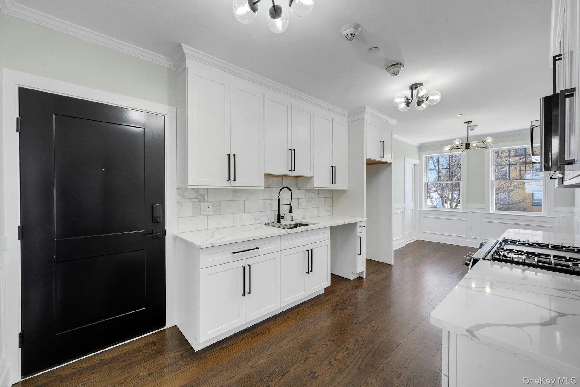 WALK TO ALL from this New Luxury 2 Bedroom Designer Unit in Downtown H...