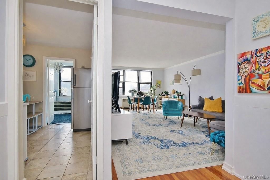 Sun-filled top-floor 2- bedrooms co-op tucked away in desirable Mclean...