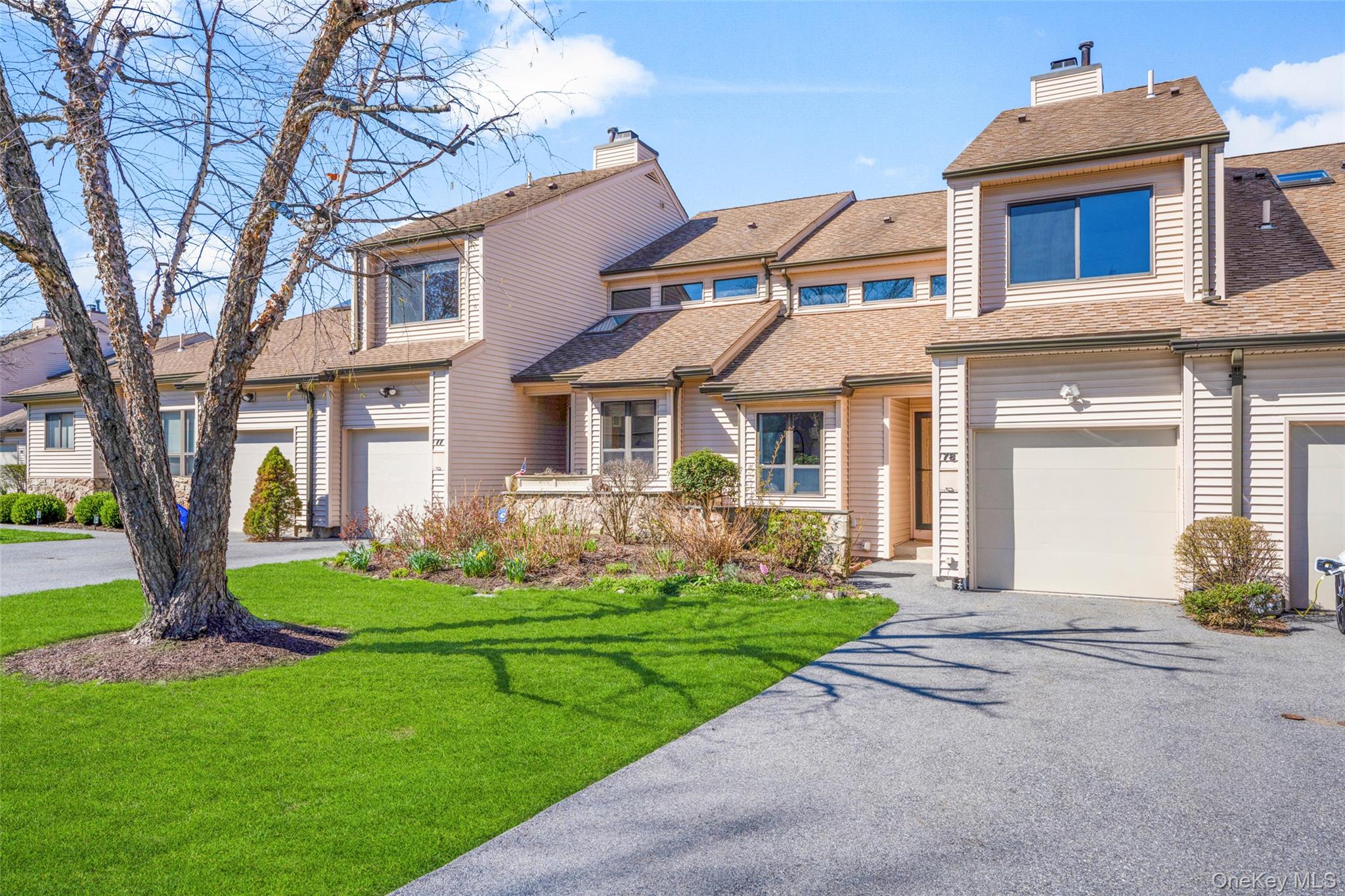 Welcome to 78 Hudson Watch Drive, a stunning 2-bedroom, 3.5-bath tri-l...