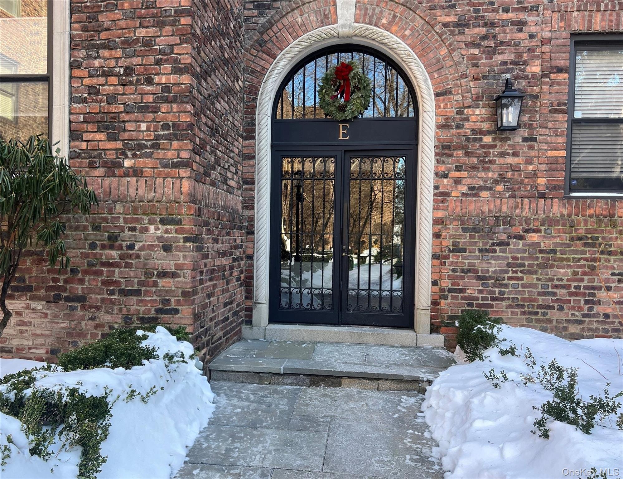 Discover the perfect blend of convenience and elegance in this sundren...