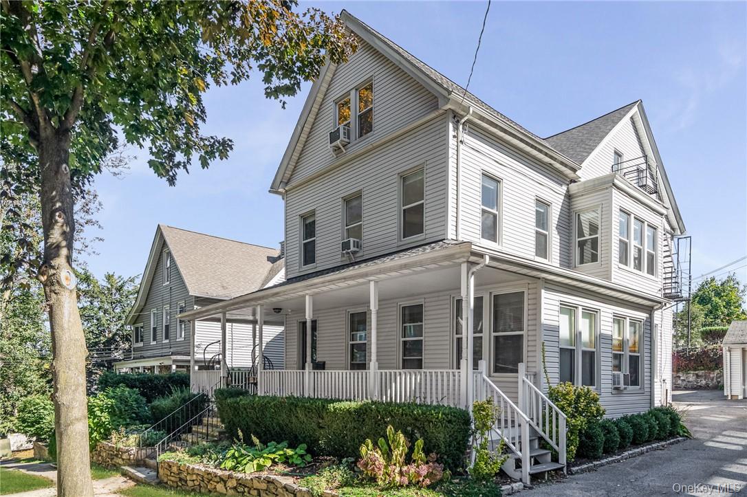 Bright and sunny 3-bedroom apartment located on the 2nd floor, offerin...