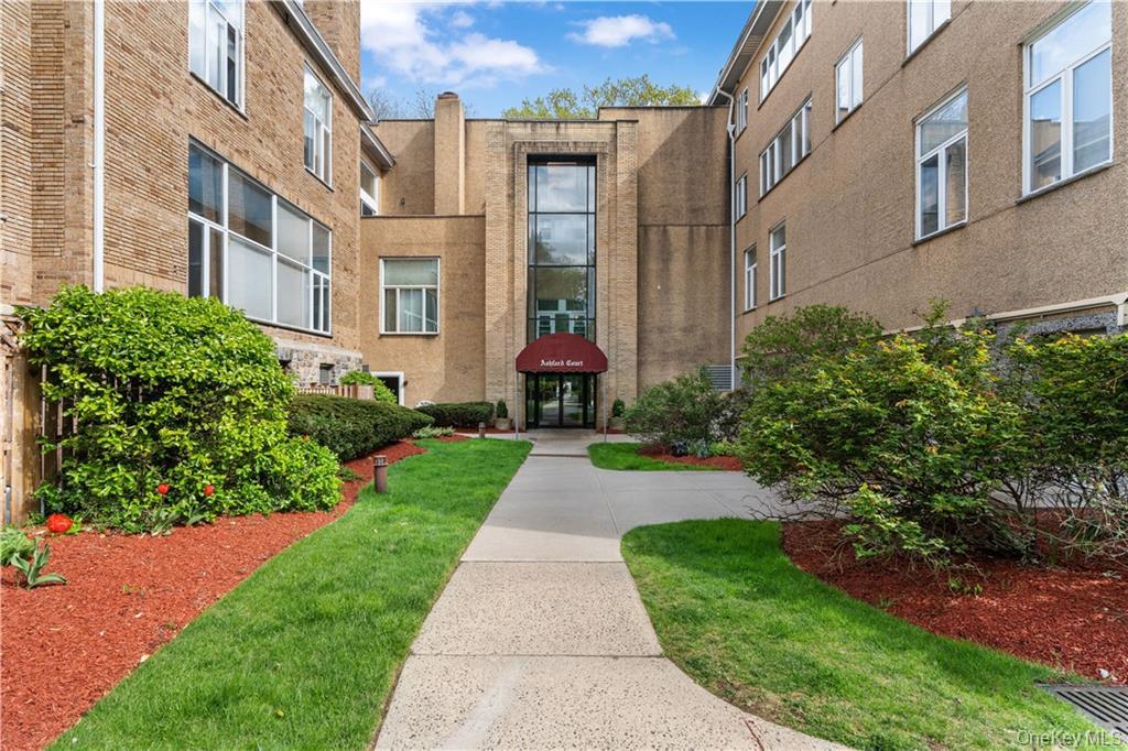 Welcome to this spacious and beautifully updated 2-bedroom, 2.5-bath c...
