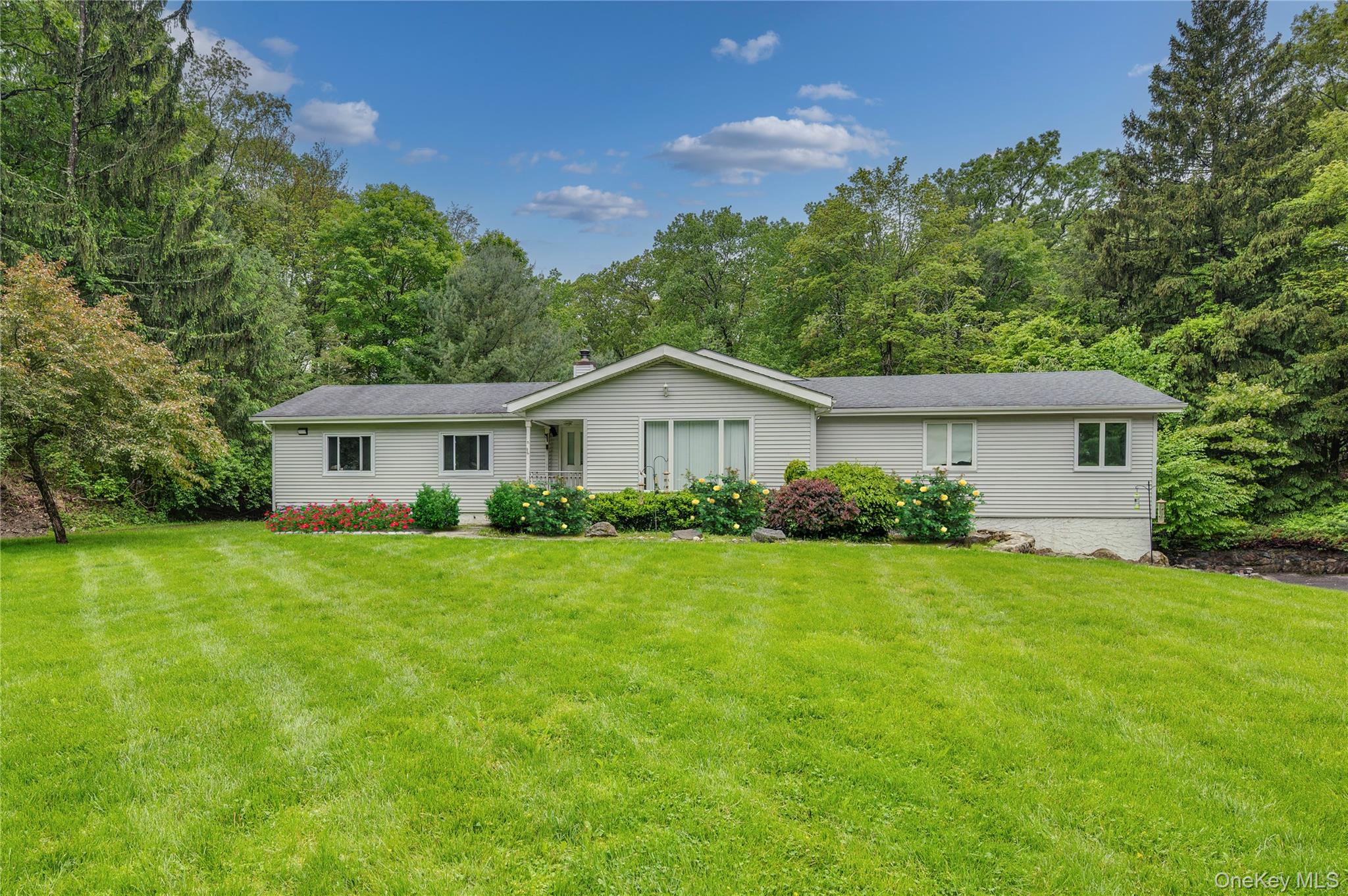 Welcome to your dream home! This bright 4-bedroom, 3-bathroom Ranch of...