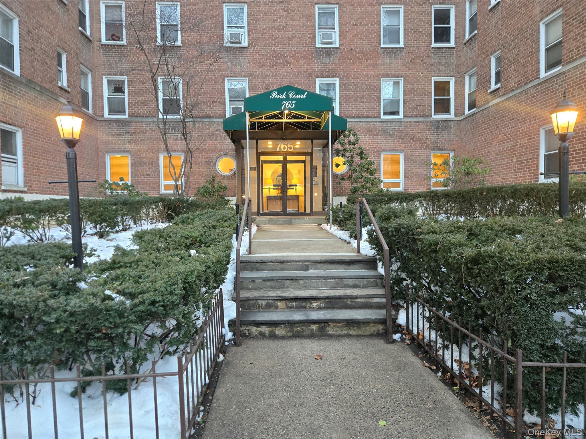 Location, location, location! Commuter’s delight! Spacious and bright...