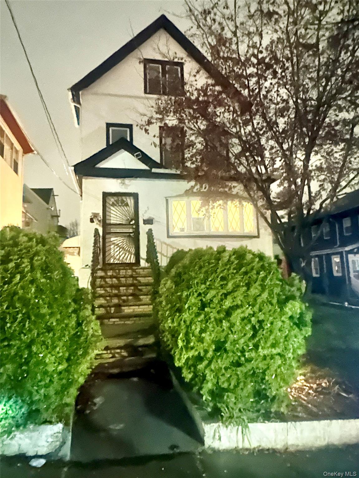 Welcome home to this bright and beautifully laid-out 3-bedroom, 1-bath...