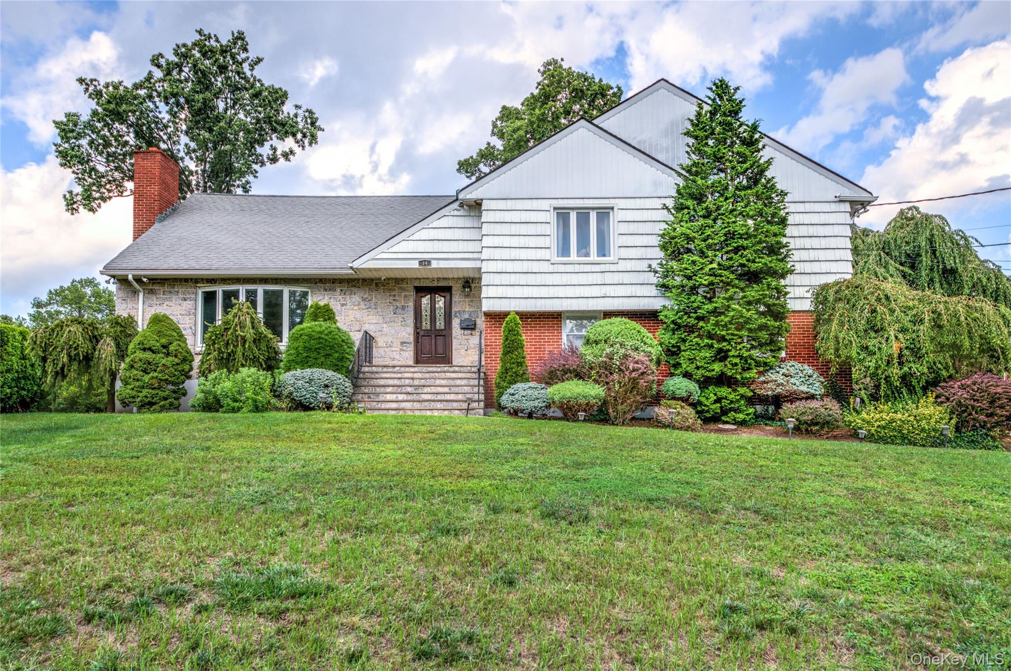 Dream Rental! Style, space and commuter convenience, ready to enjoy no...