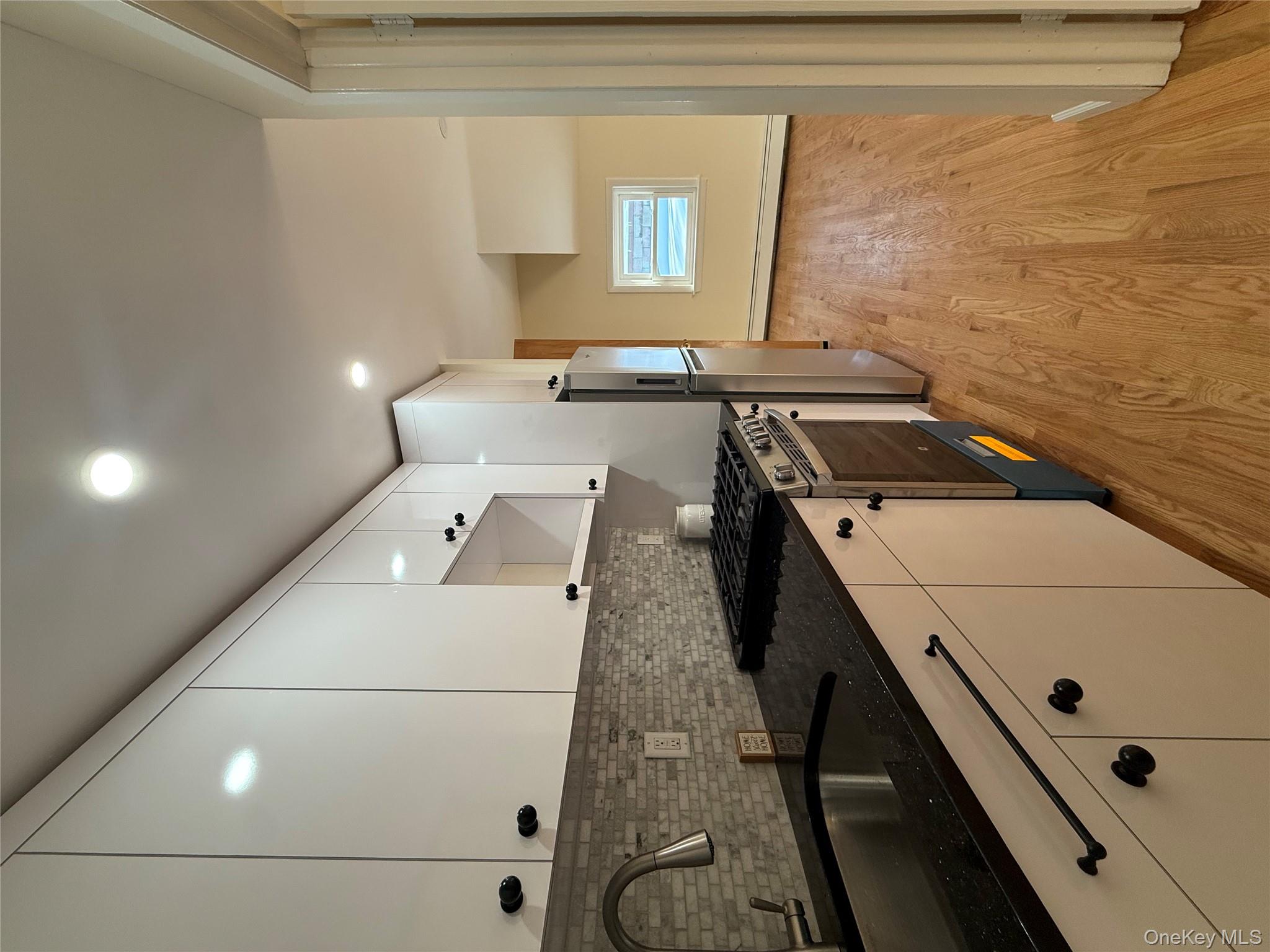 NEW 1-BR APARTMENT FOR RENT IN DOWNTOWN SLEEPY HOLLOW! This unit comes...