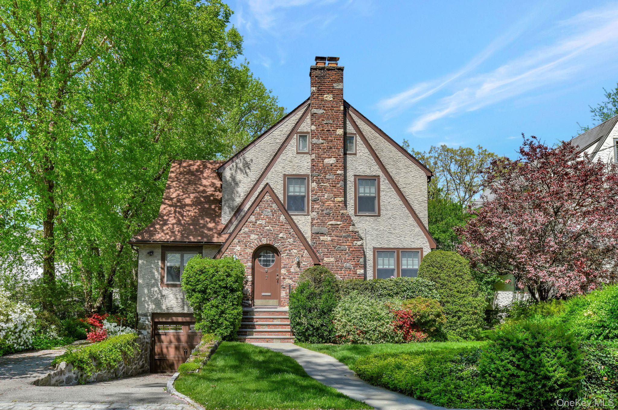 Perfectly located home with choice of schools in Larchmont/Mamaroneck...